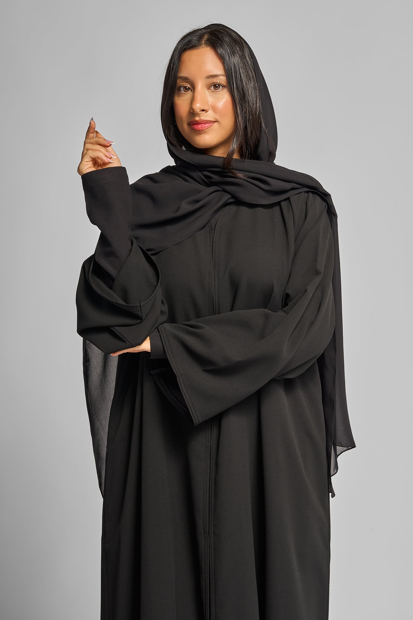 عباية كلاسيكية بلوحة أمامية نظيفة