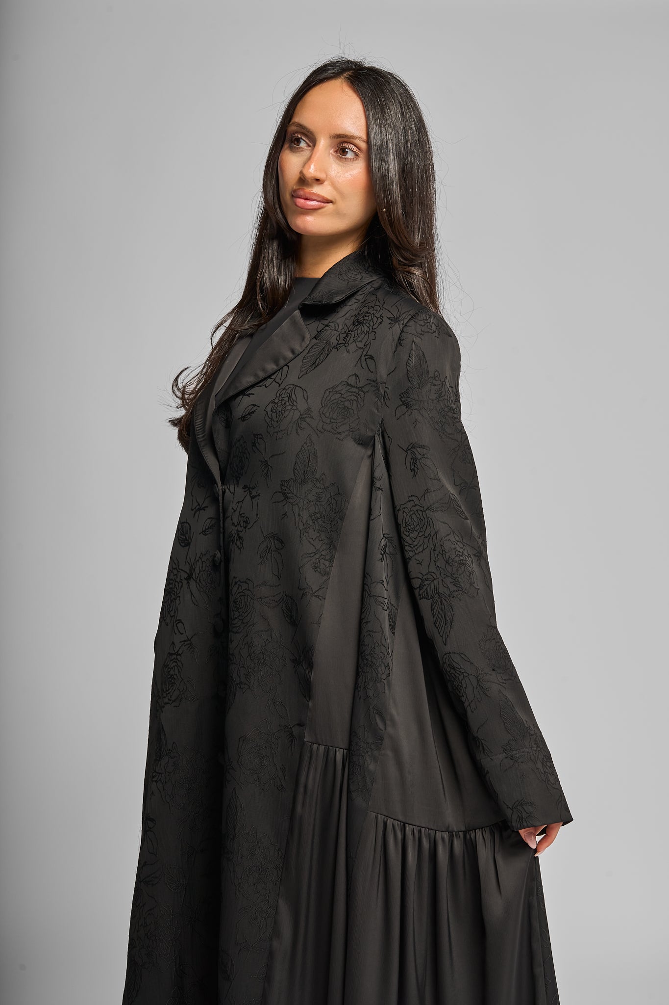 Ebon Rose Abaya