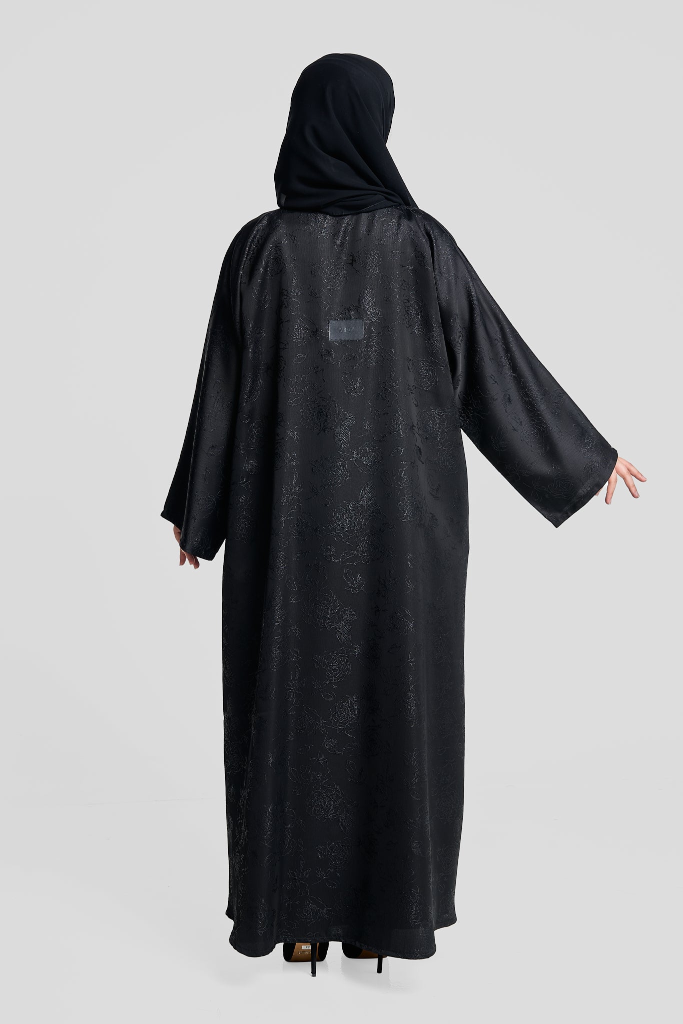 منتصف الليل ساتين أبايا