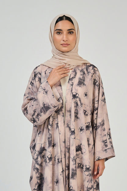 عباية بطبعة حجاب رملي