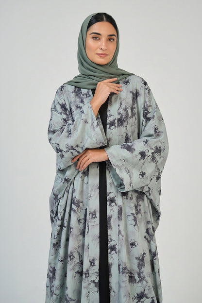 عباية بطبعة حجاب رملي
