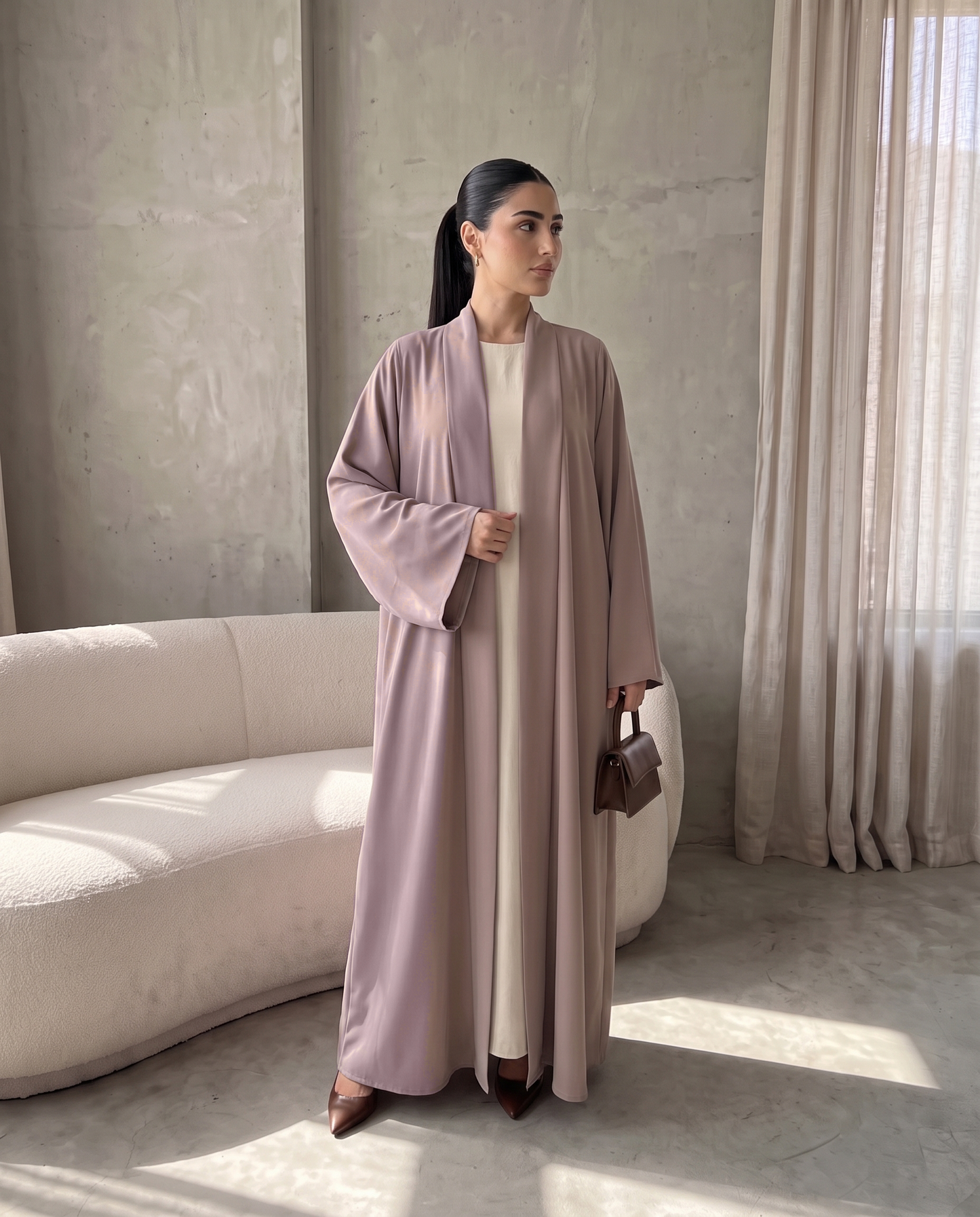 عباية مفتوحة فاخرة بلمسة نهائية ناعمة