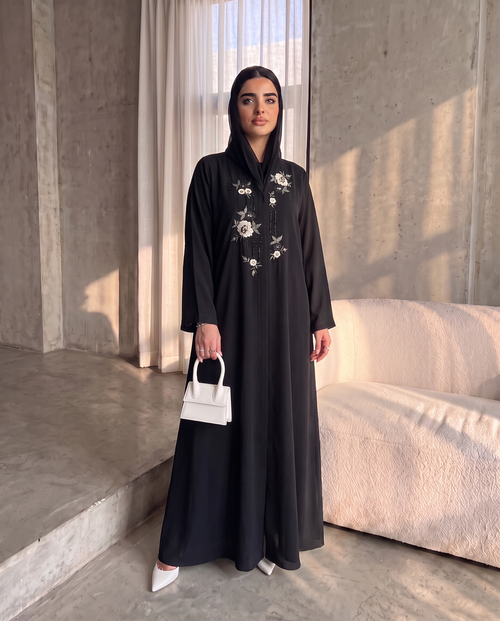 عباية بطبعة حجاب رملي