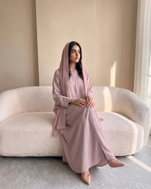 عباية بطبعة حجاب رملي – hover image