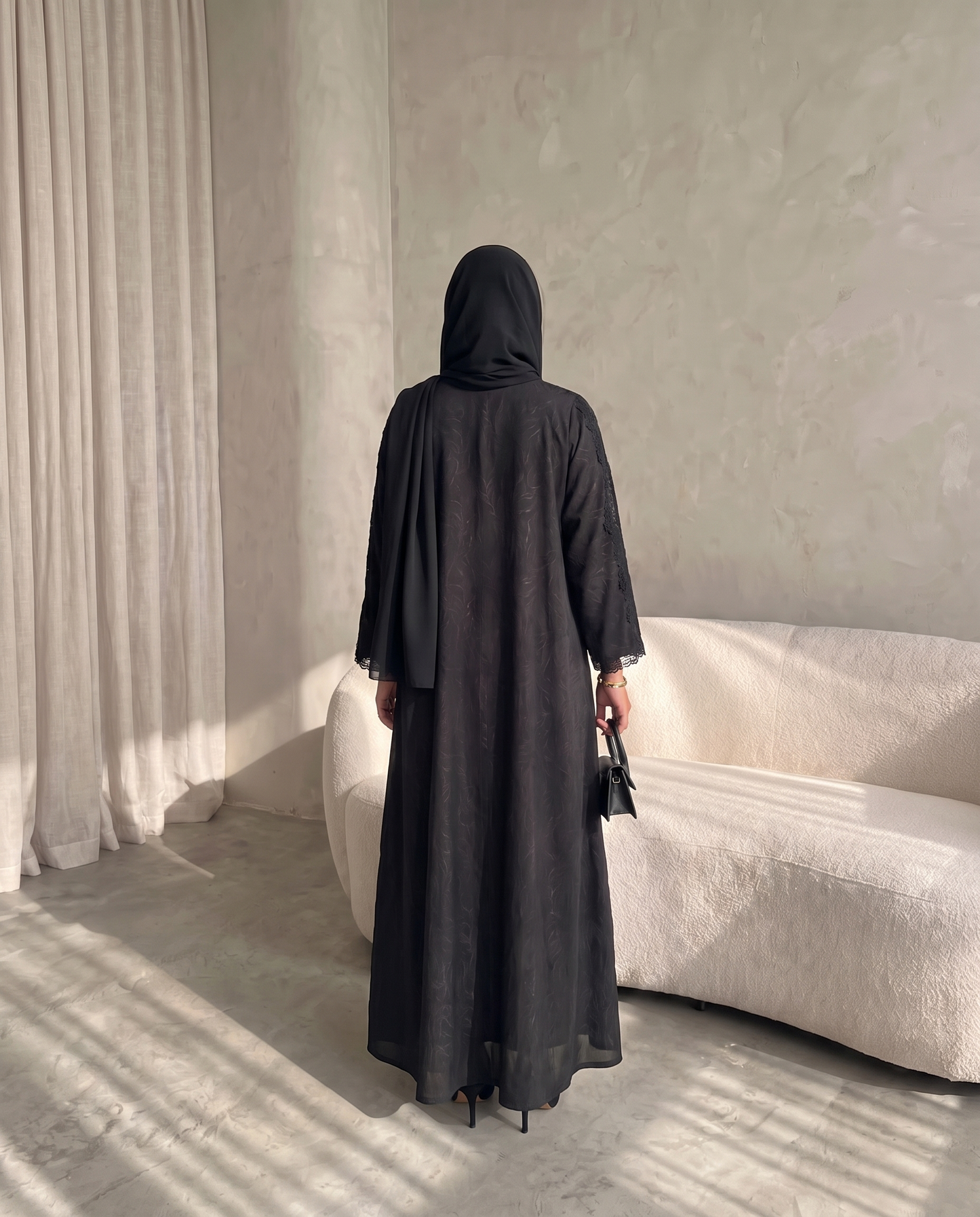 مجموعة عباية دانتيل بلوسوم منتصف الليل