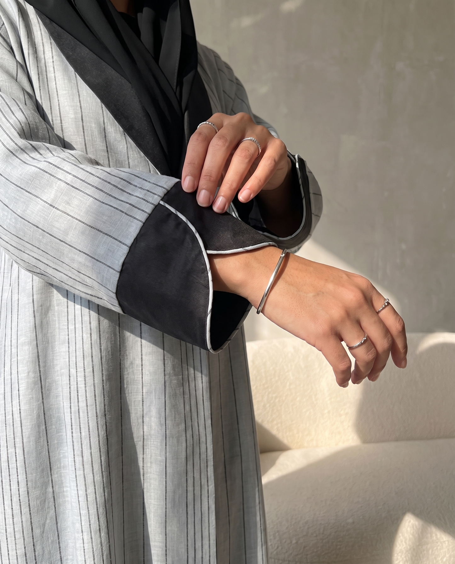 Pinstripe Shawl Collar Abaya