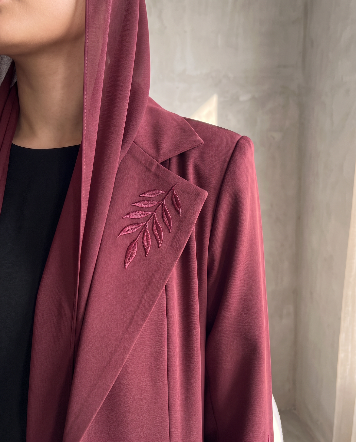 Tailored Open Abaya with Structured Lapel and Minimal Embroidery