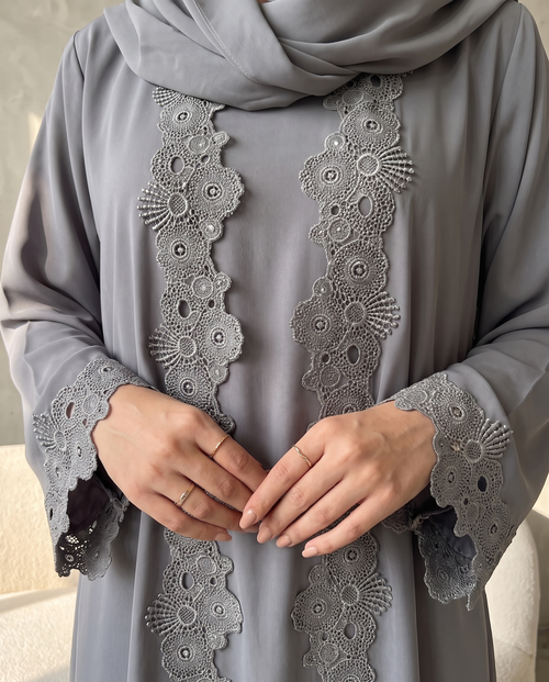 Moonstone Lace Abaya Set – hover image
