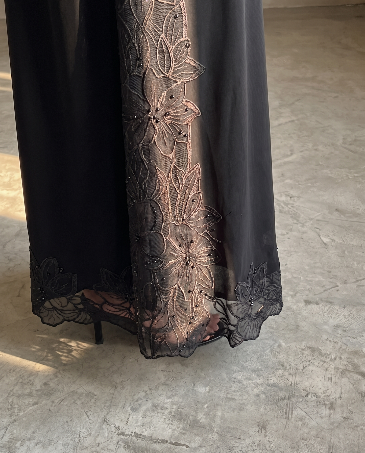 Premium Hand-Embroidered Lace Sleeve Abaya