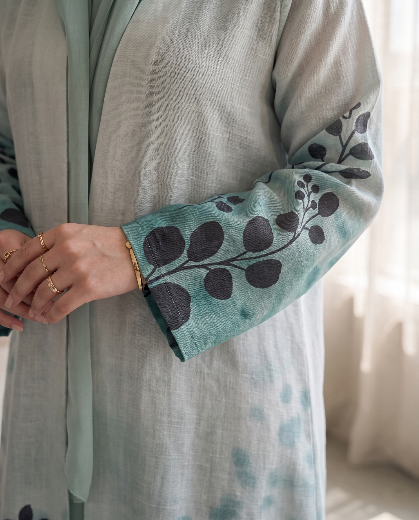 Botanical Print Open Abaya with Flowing Silhouette