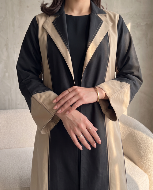 Premium Dual-Tone Structured Elegance Abaya in Black & Beige – hover image