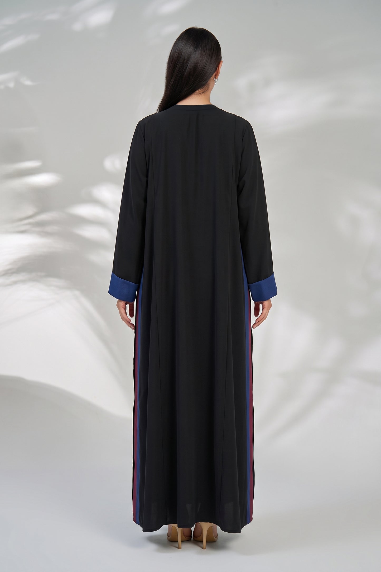 Horizon Contrast Abaya