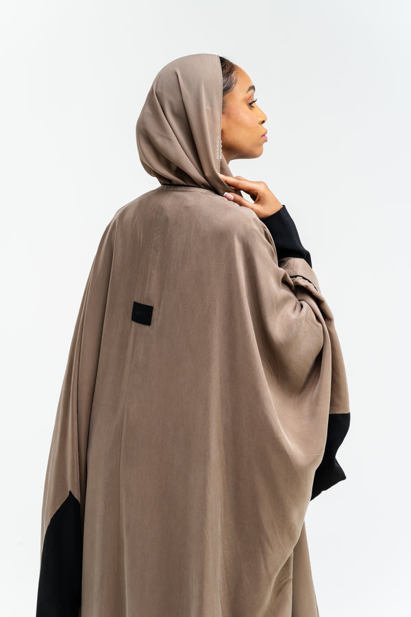 Shadow Texture Abaya in Blackened Teal – hover image