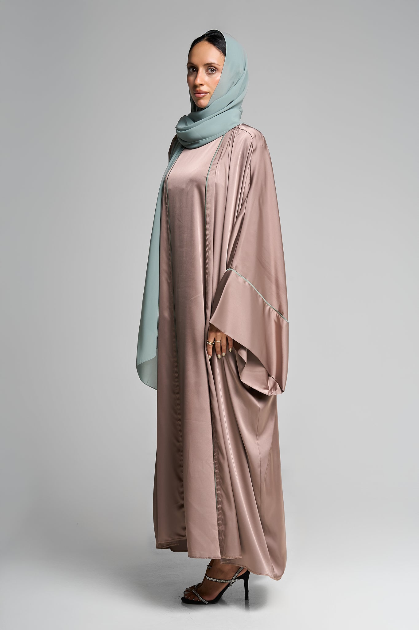 Timeless Line Abaya set