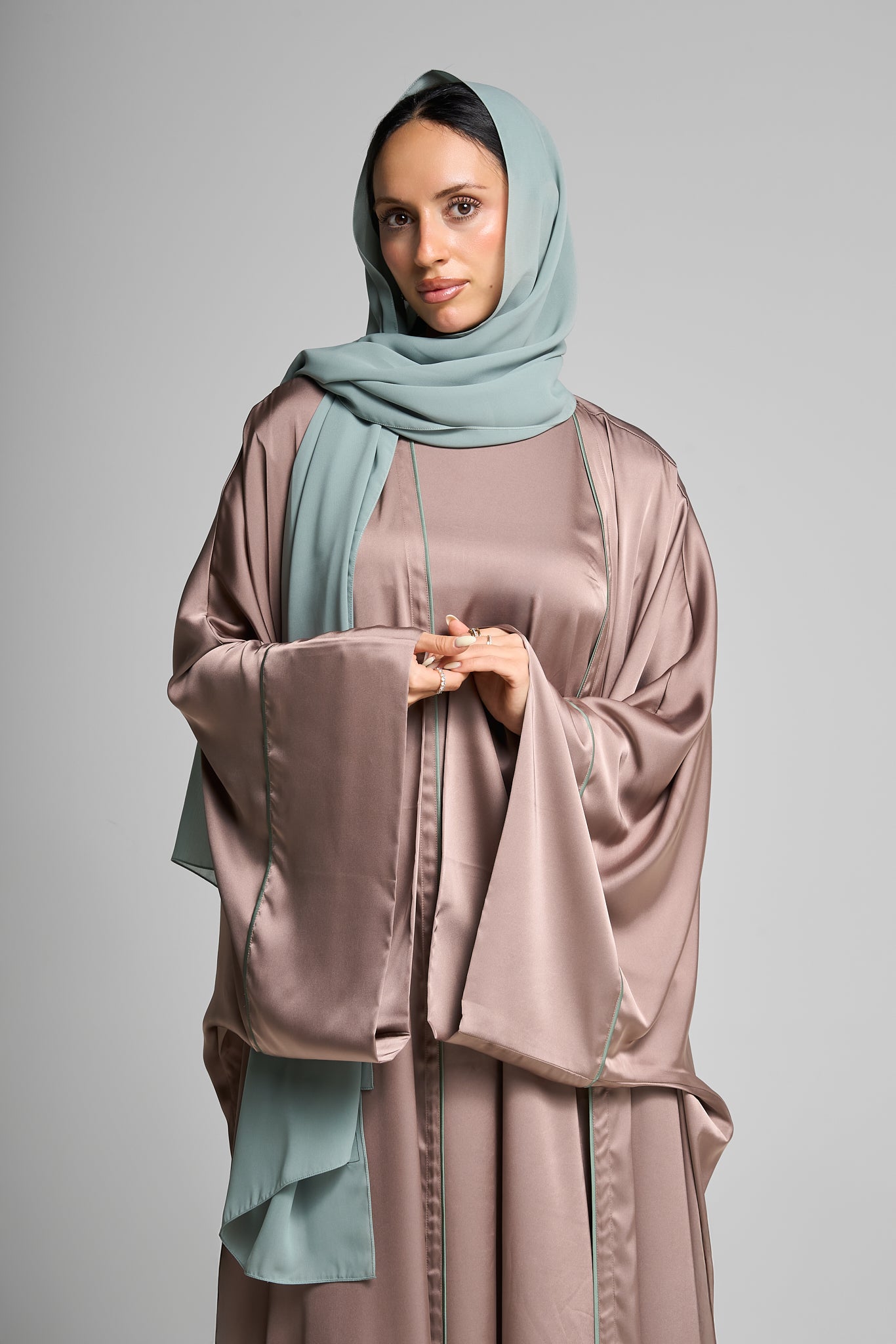 Timeless Line Abaya set
