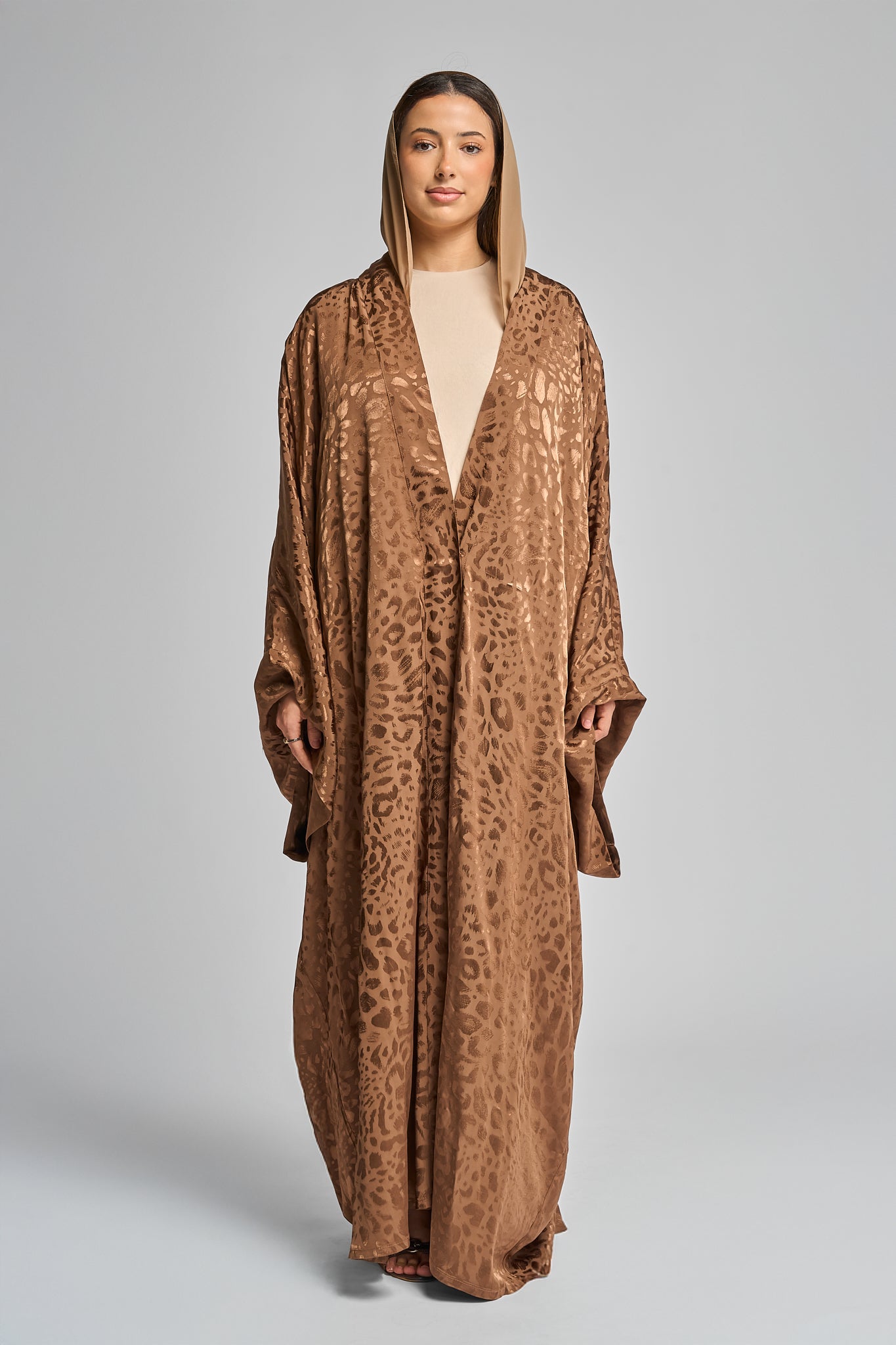 الصحراء ember محكم abaya