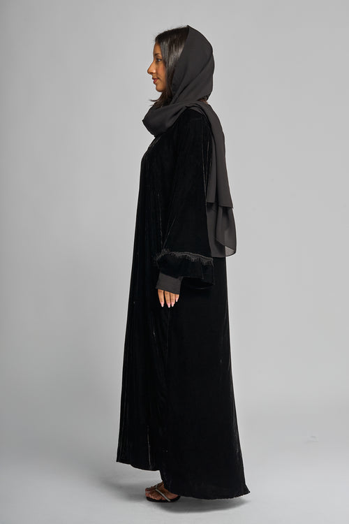 Velvet Abaya with Lace Sleeve Detail – hover image
