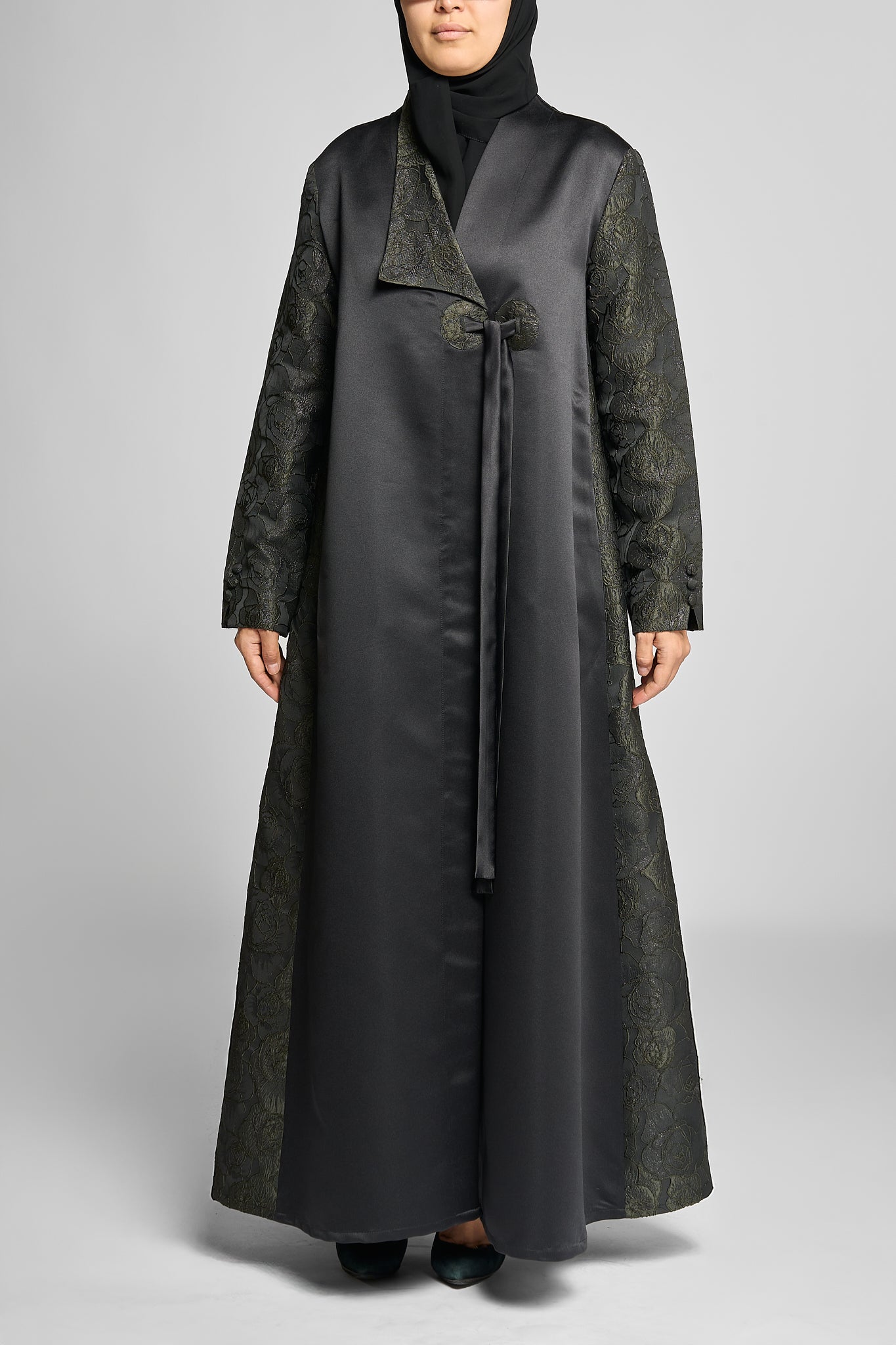 Noir Elara Abaya