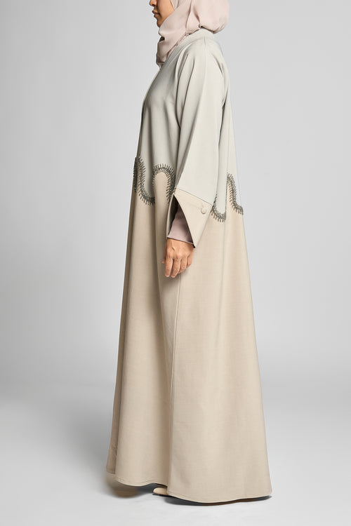 Mira Wave Abaya – hover image