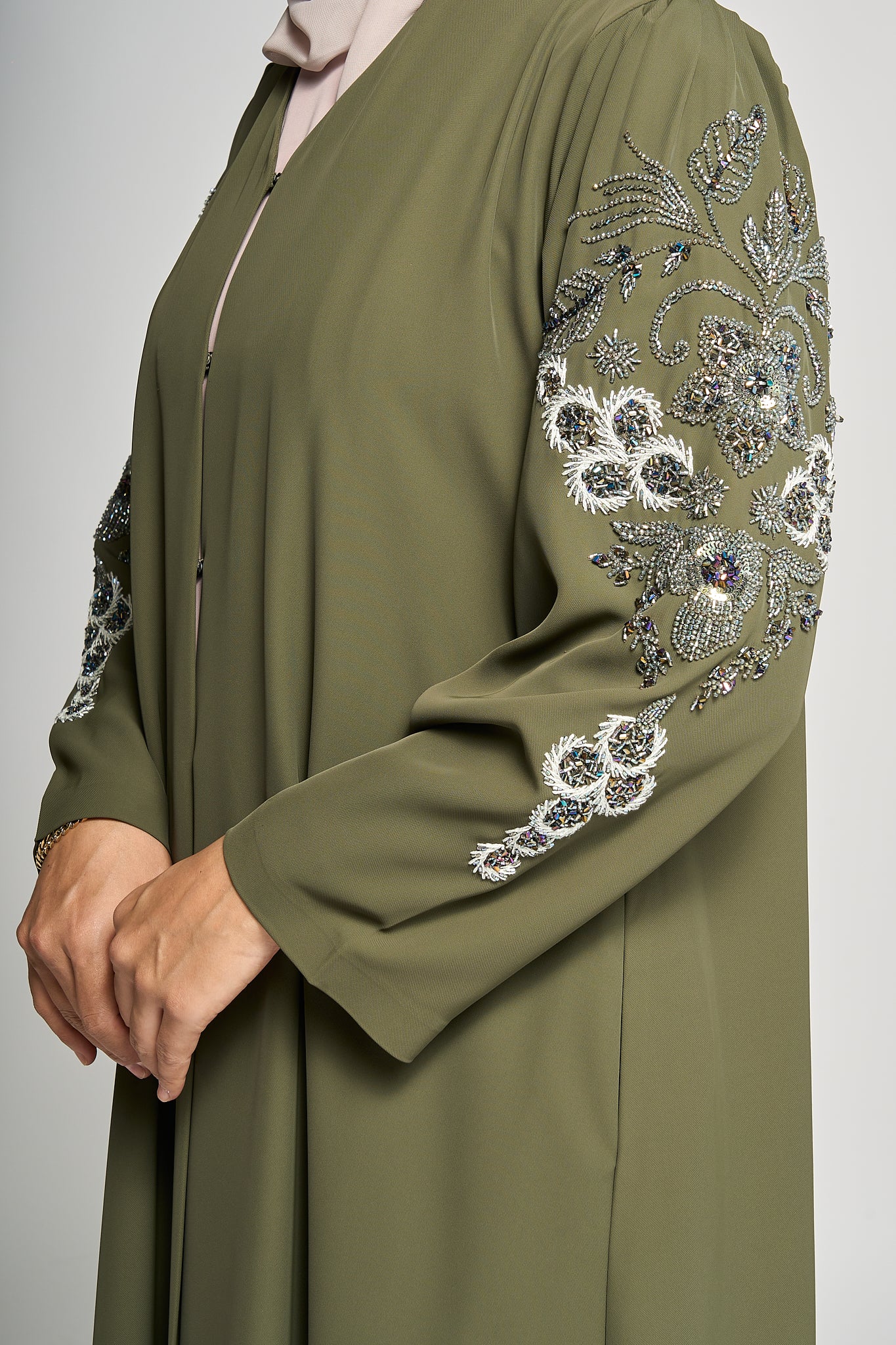 Reina Olive Abaya