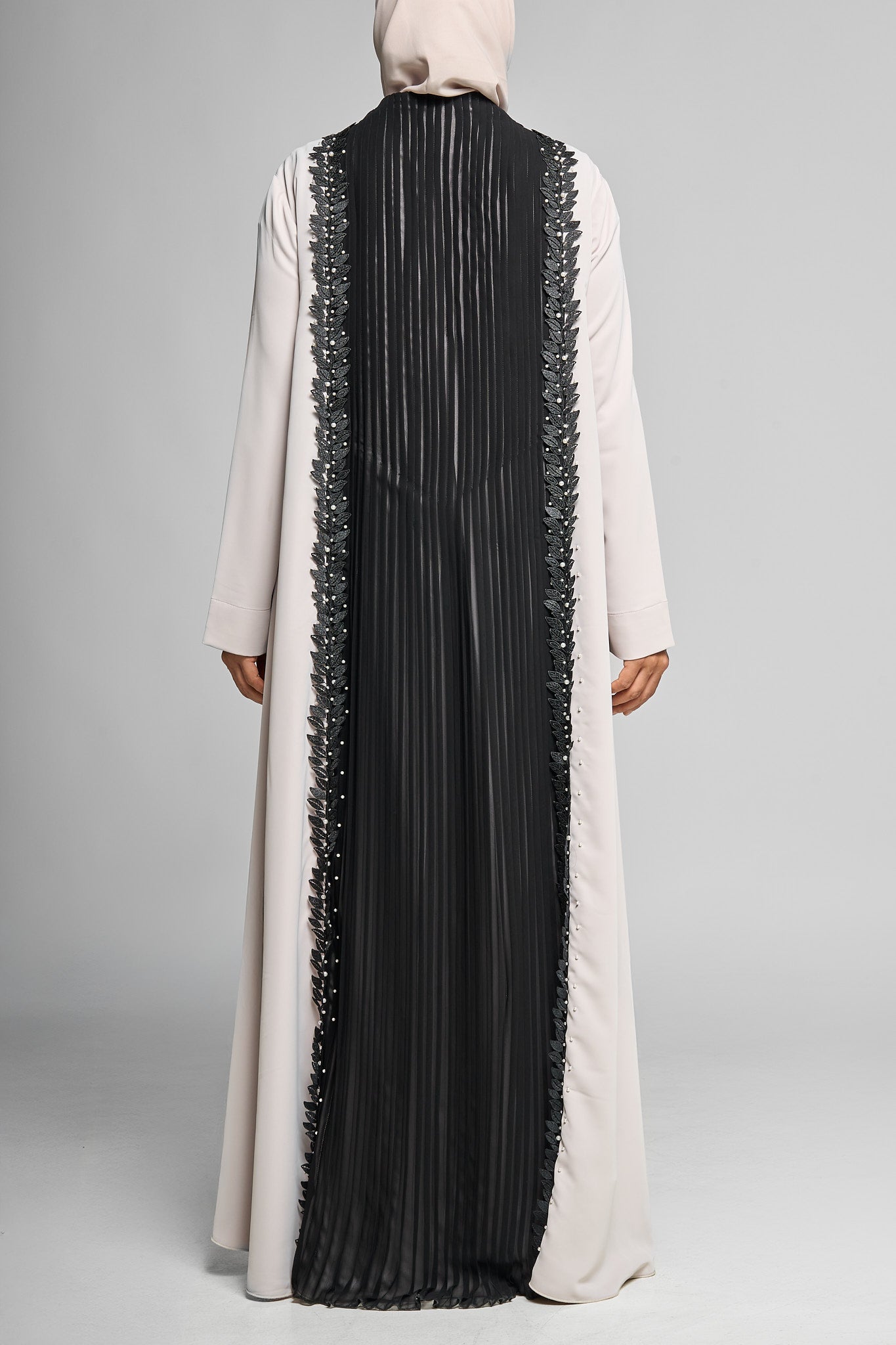 Elegant Bisht-Cut Ababishtth Embellished Leaf Trim – Black & Pearl Beige Contrast