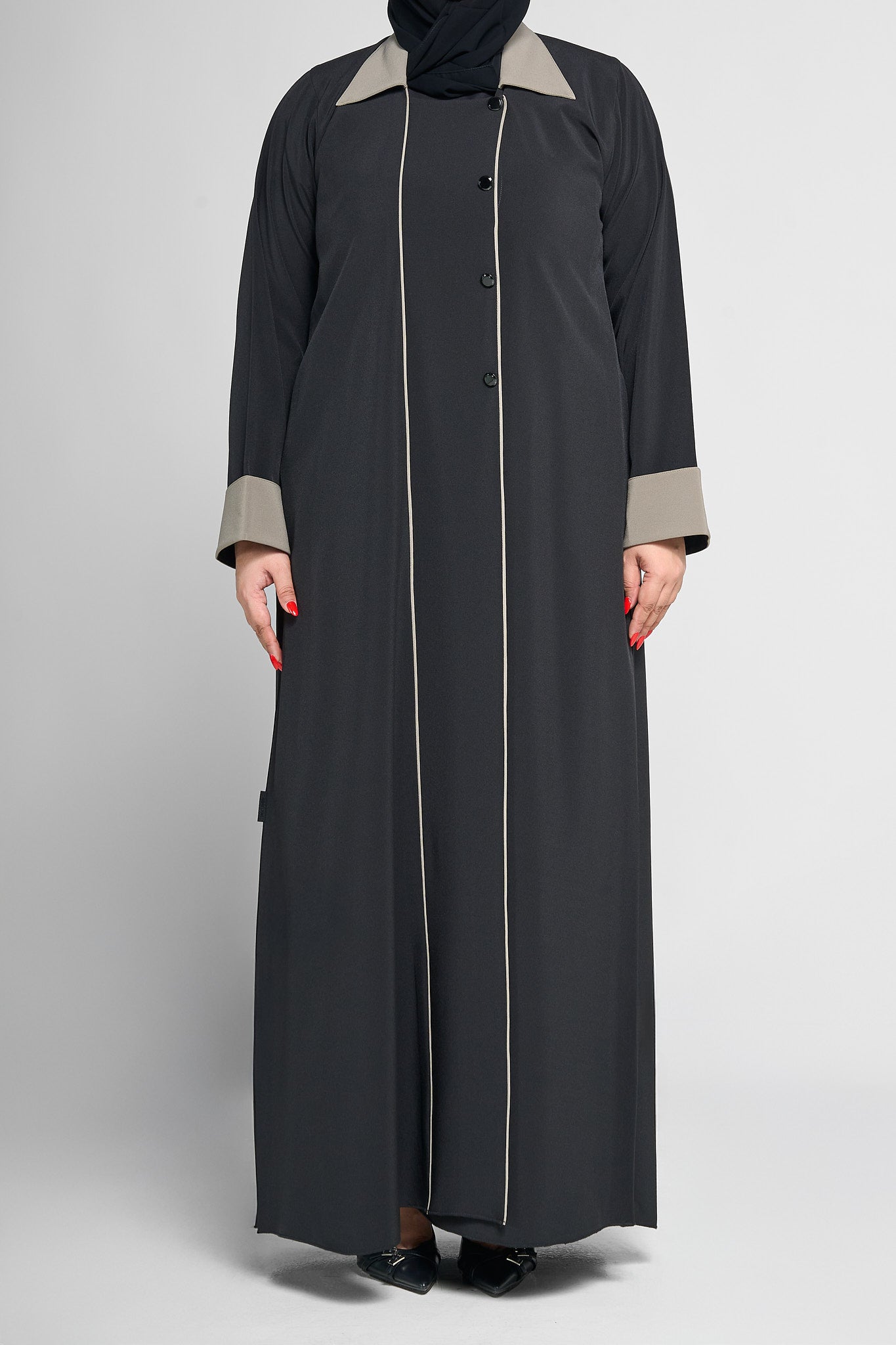 Two-Tone Collar and Cuff Abaya with Contrast Piping Detail