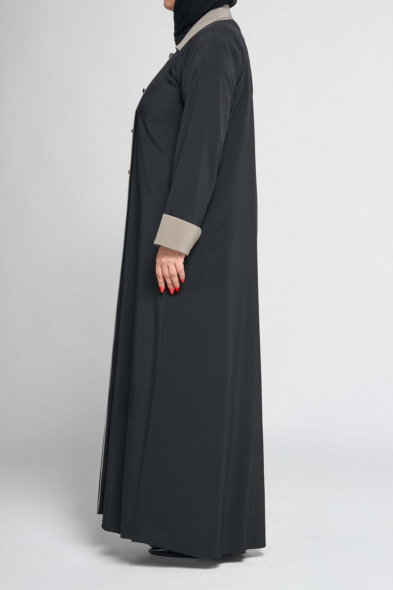 Two-Tone Collar and Cuff Abaya with Contrast Piping Detail