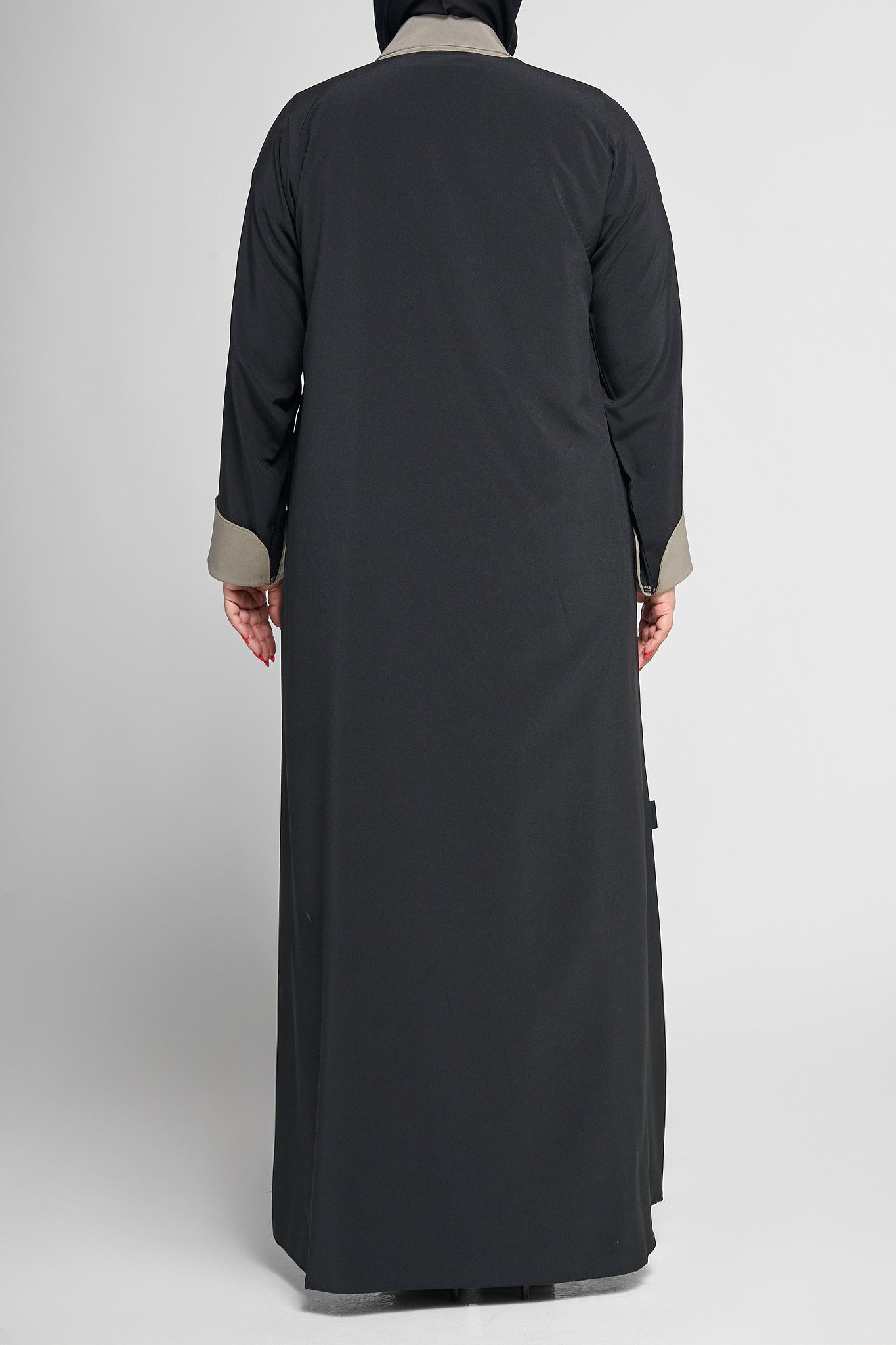 Two-Tone Collar and Cuff Abaya with Contrast Piping Detail