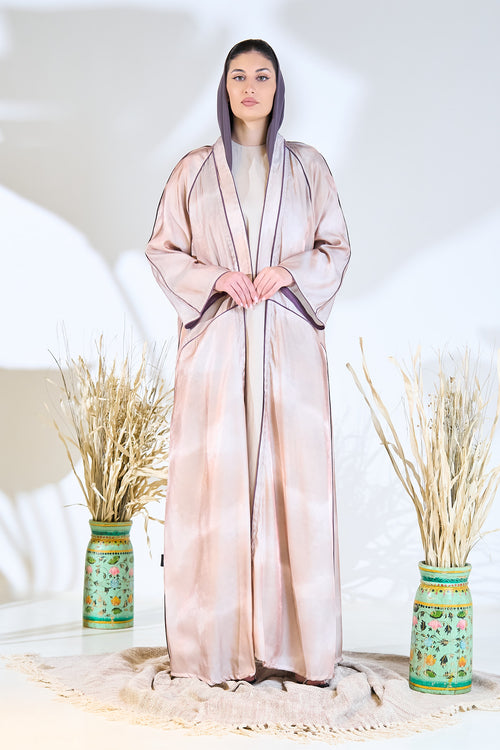 عباية من الساتان باللون الوردي العتيق مع حواف متباينة
