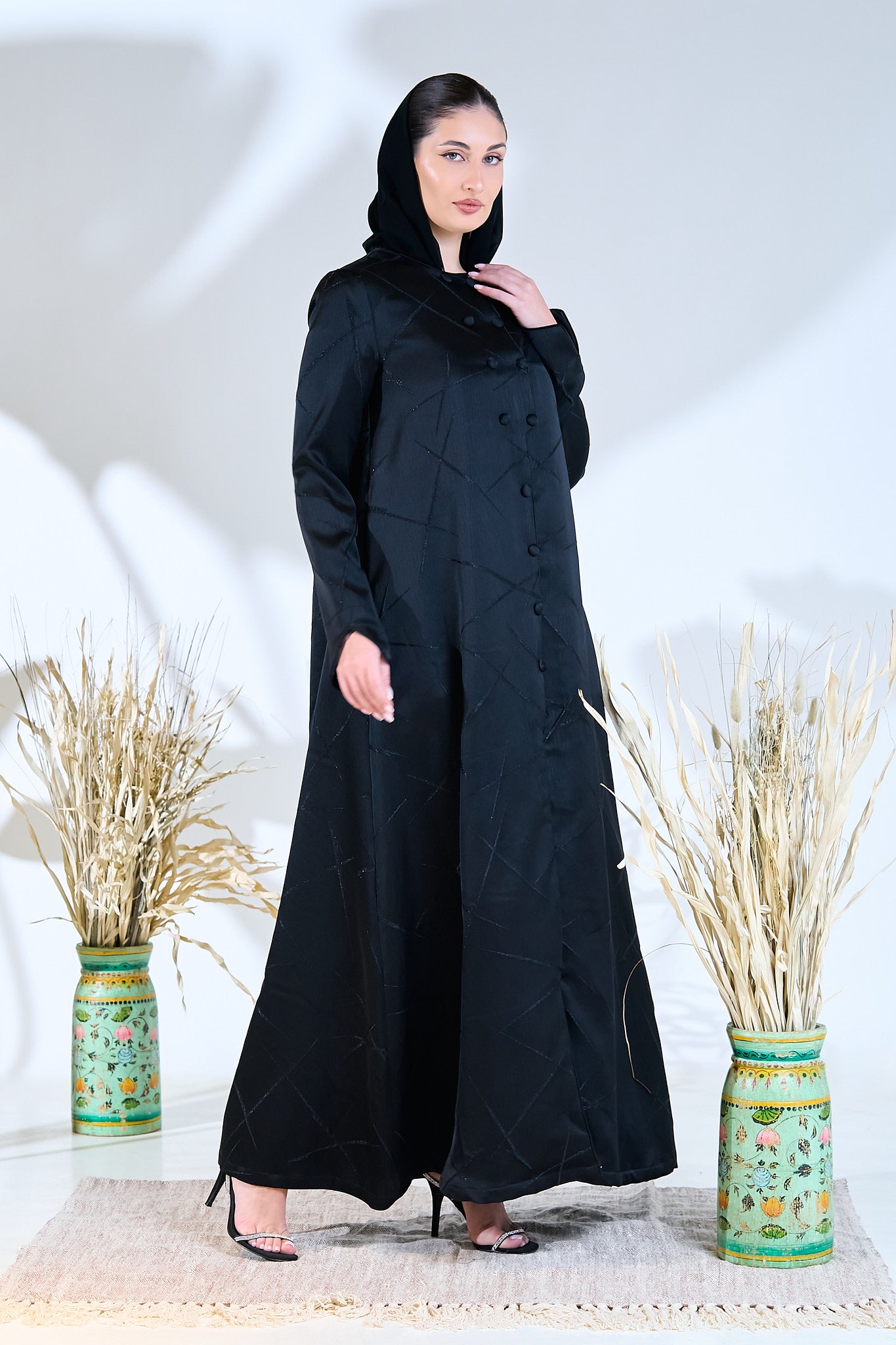 منتصف الليل الهندسة محكم العباءة السوداء