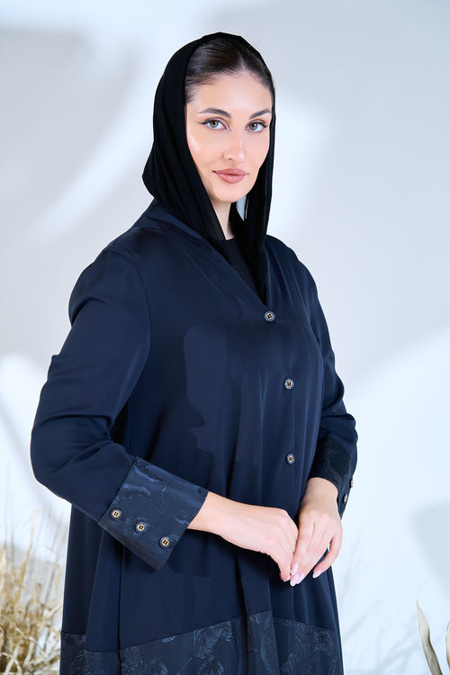 عباية مميزة بحاشية متباينة باللون الكحلي منتصف الليل – hover image