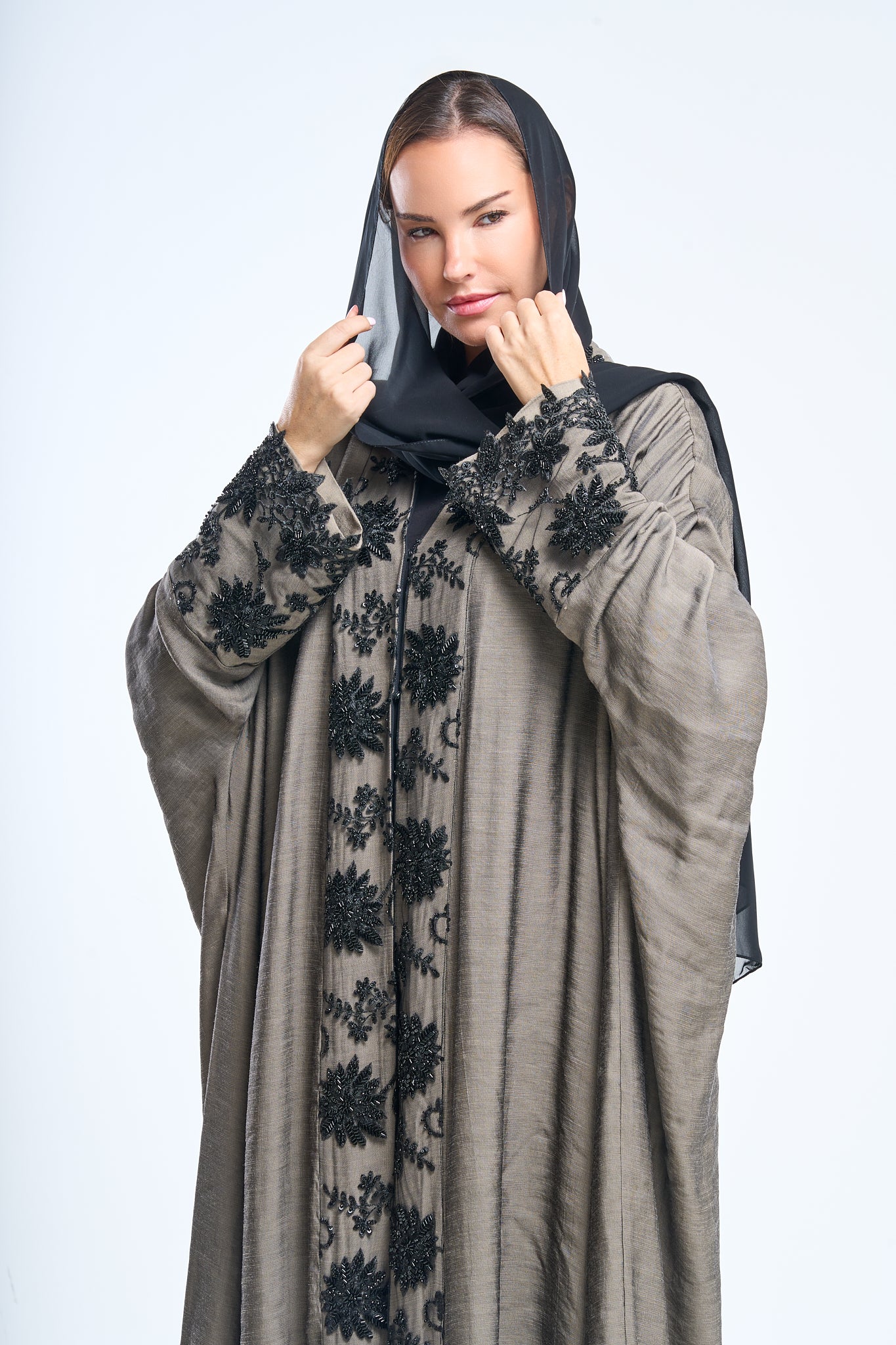 أناقة الأزهار بالخرز أبايا