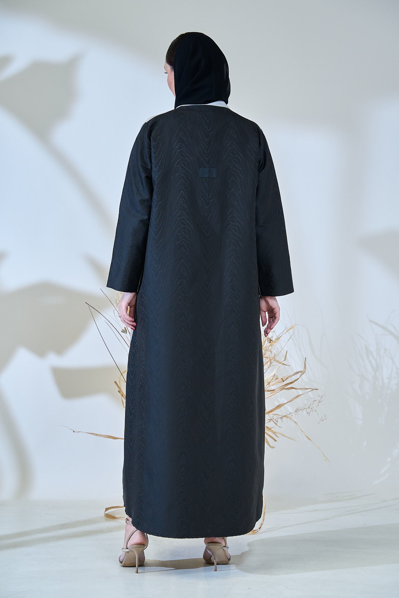 Premium Illustration Open Abaya with Nature-Inspired Print