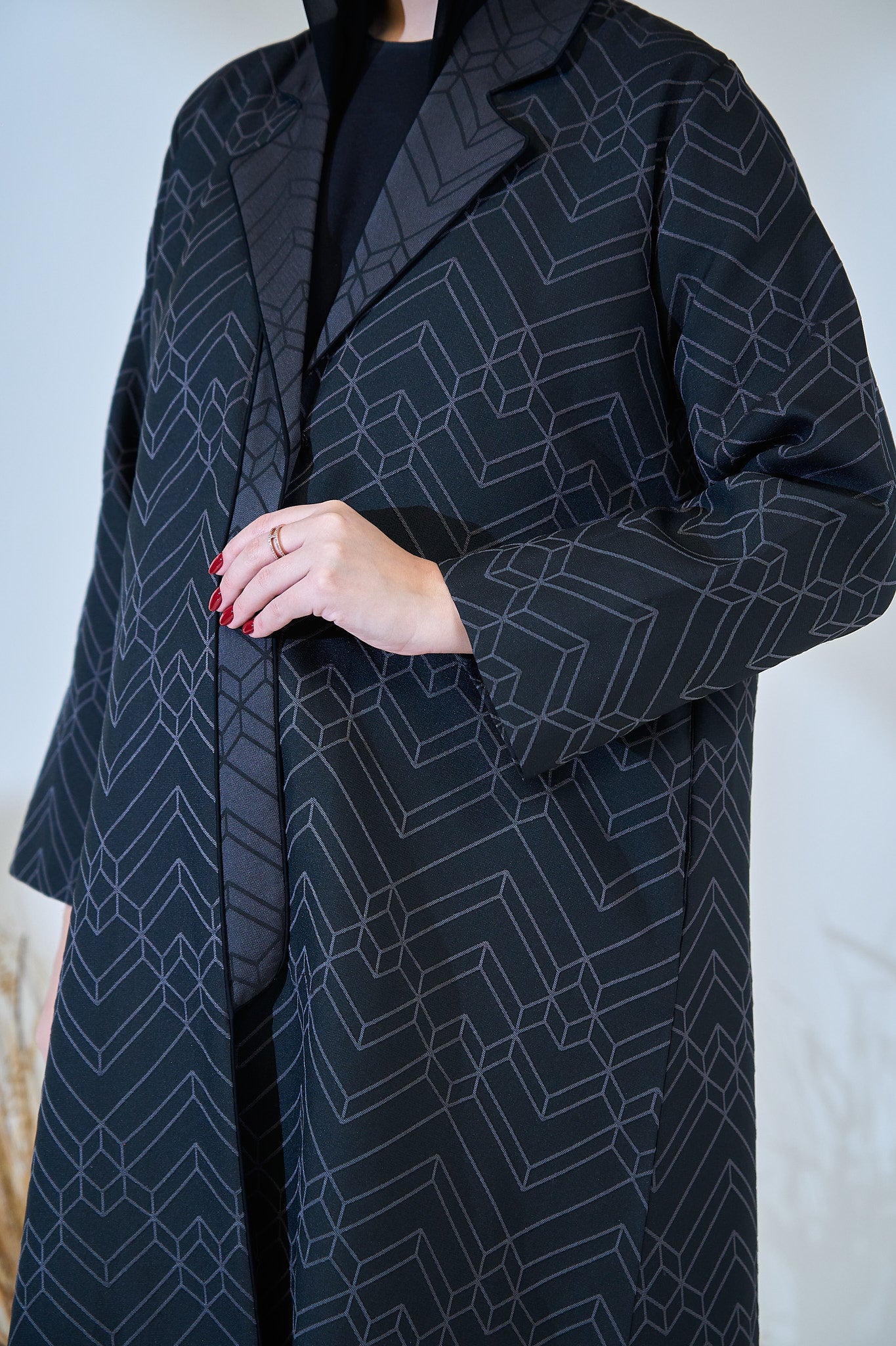 Midnight Geo-Pattern Luxe Open Abaya – Structured Jacquard Black Cloak