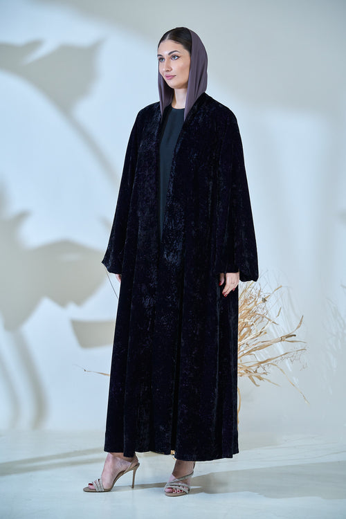 Luxe Black Crushed Velvet Abaya – hover image