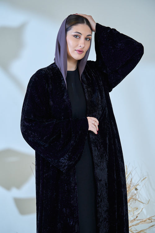 Luxe Black Crushed Velvet Abaya – hover image