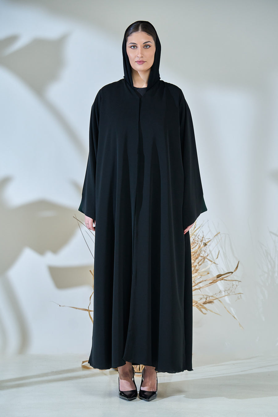 Minimalist Black Abaya with Green Inner Sleeve Contrast