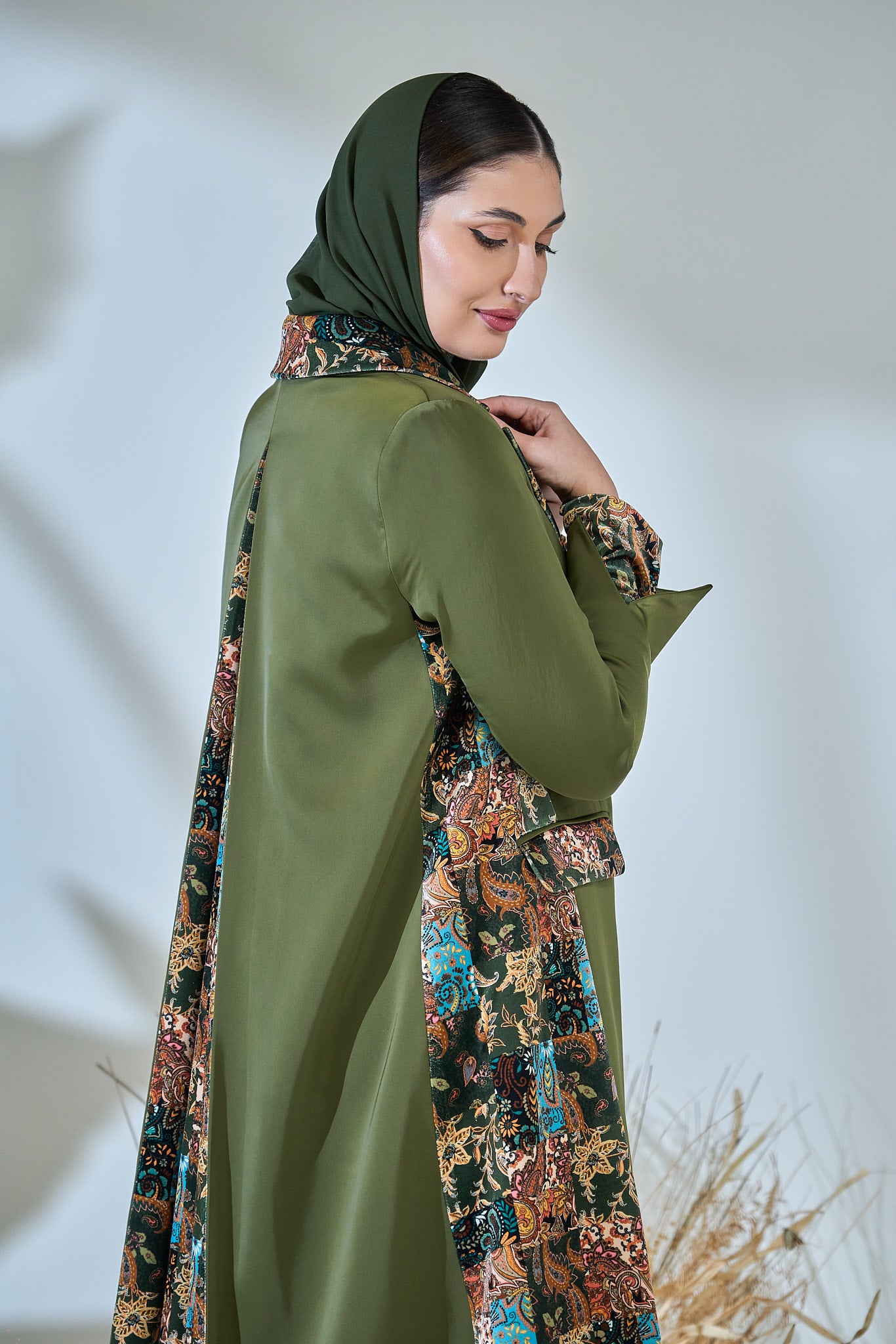 Emerald Imperial Brocade-Lapel Abaya with Artisan Panel Detailing