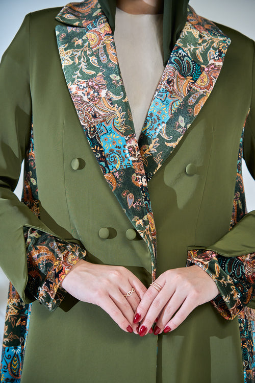 Emerald Imperial Brocade-Lapel Abaya with Artisan Panel Detailing – hover image