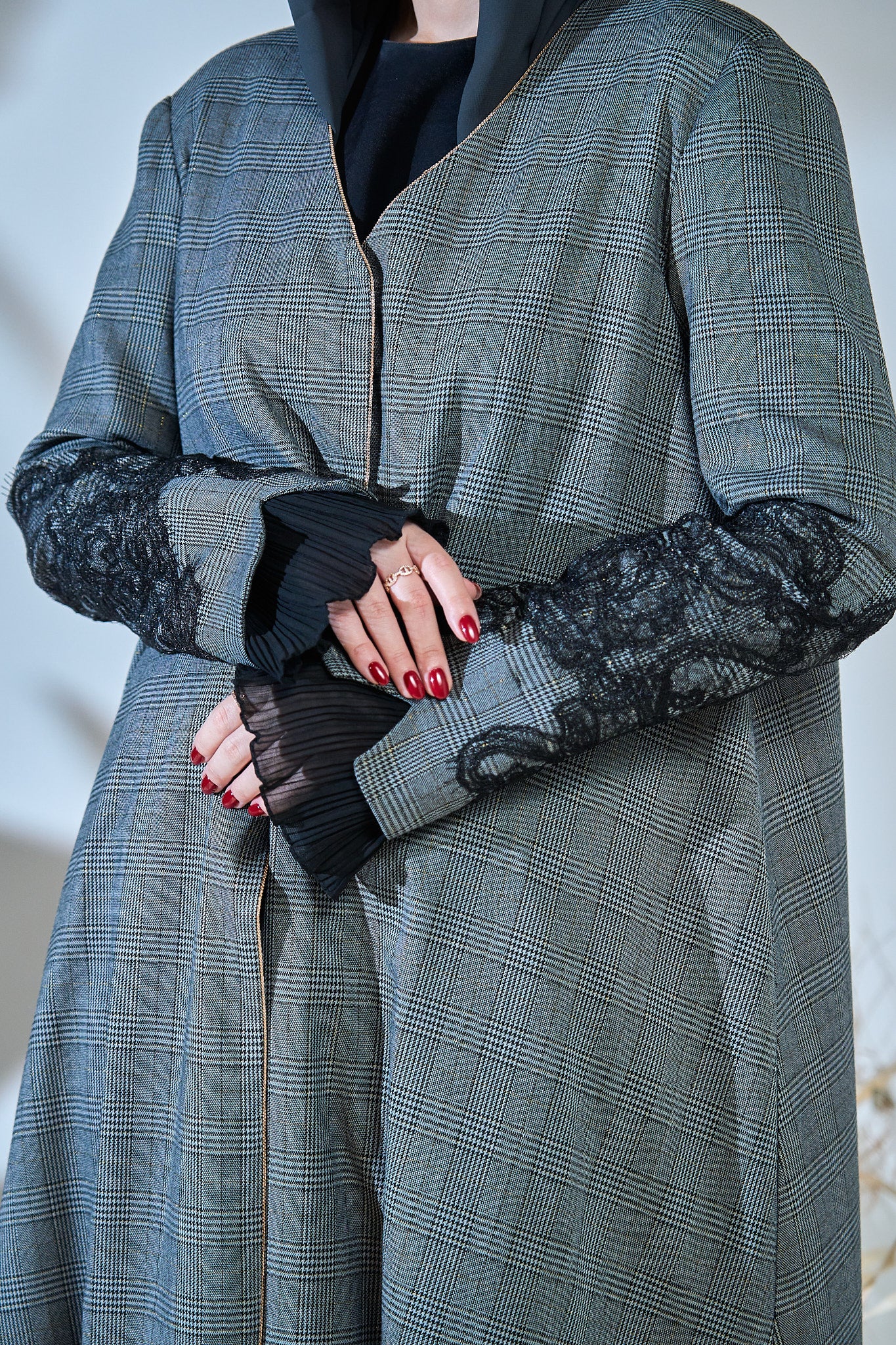 Glen Check Elegance Abaya with Lace Sleeve Accents