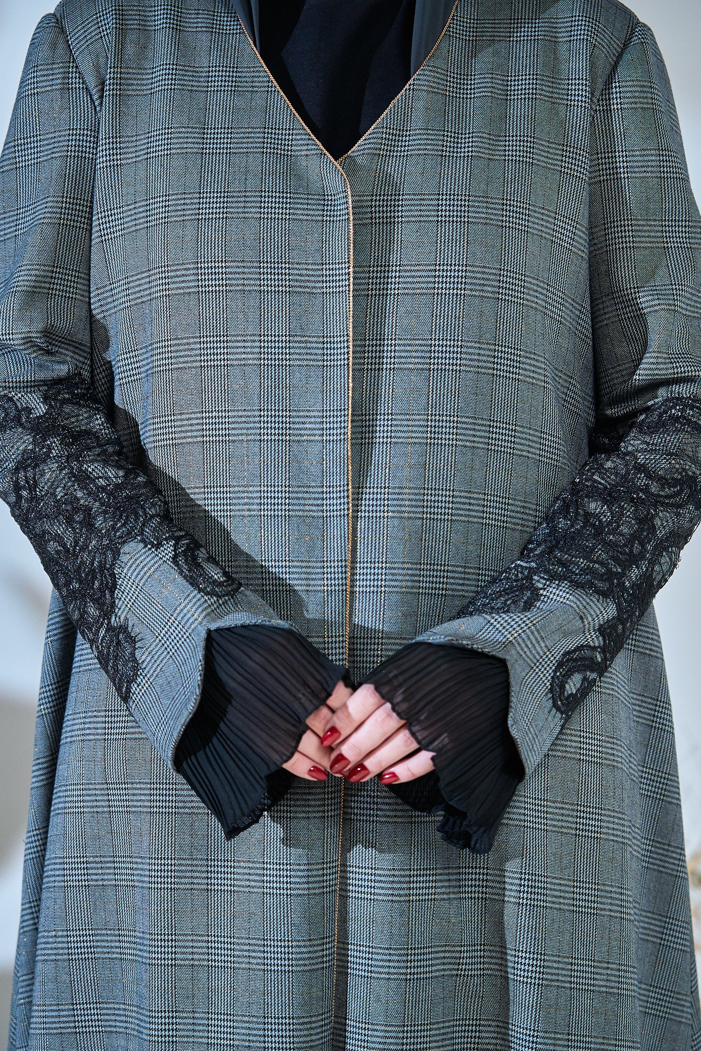 Glen Check Elegance Abaya with Lace Sleeve Accents