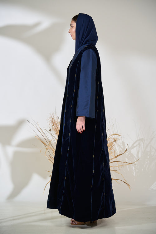 Regal Midnight Bloom Embellished Abaya – hover image