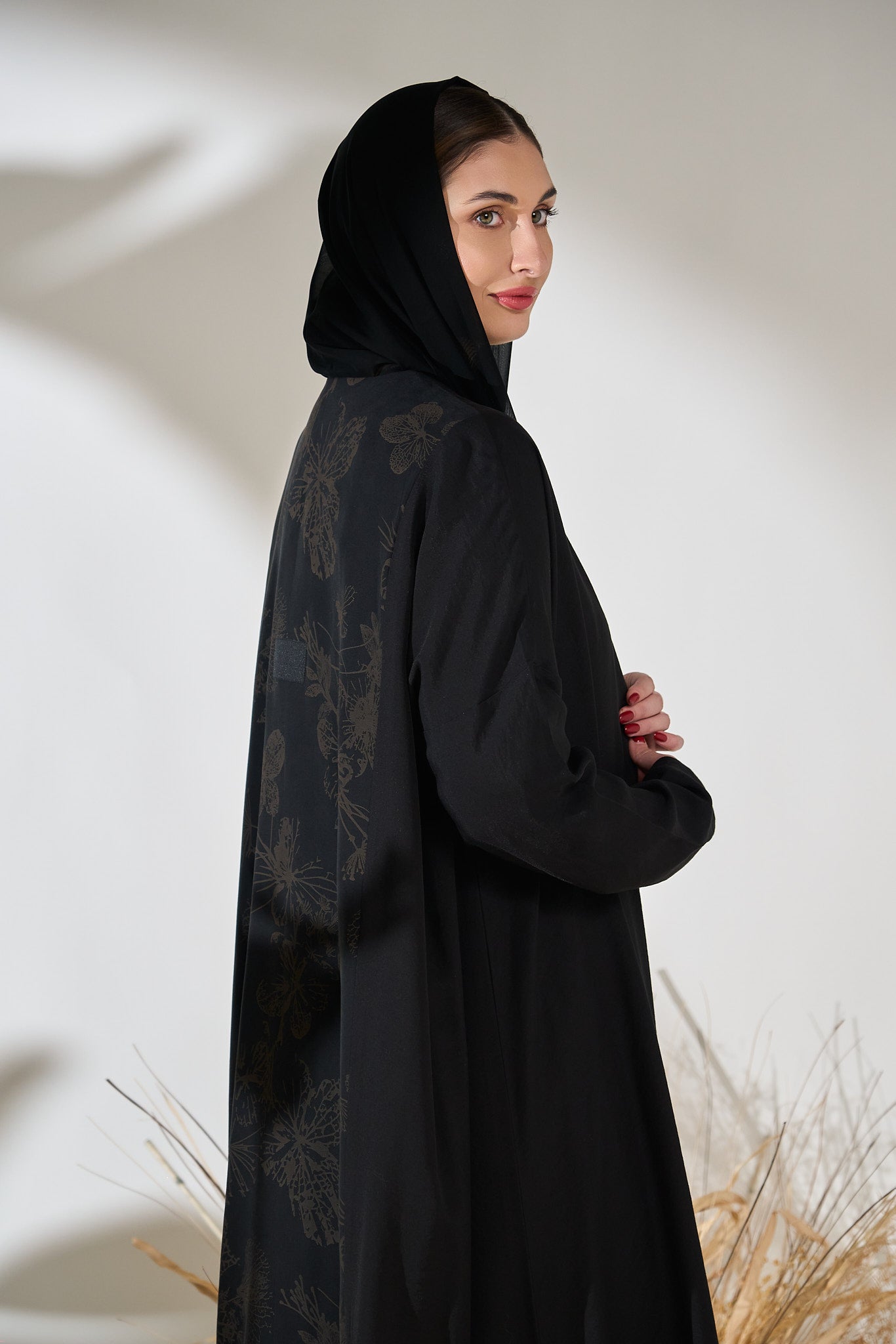Eclipse Noir Abaya with Back Flora Shadow Print