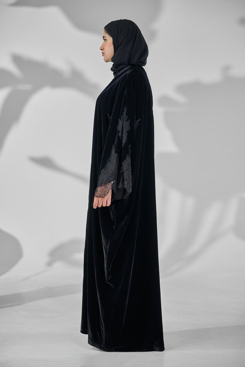 Velvet Kimono Abaya with Lace Bell Sleeves – hover image