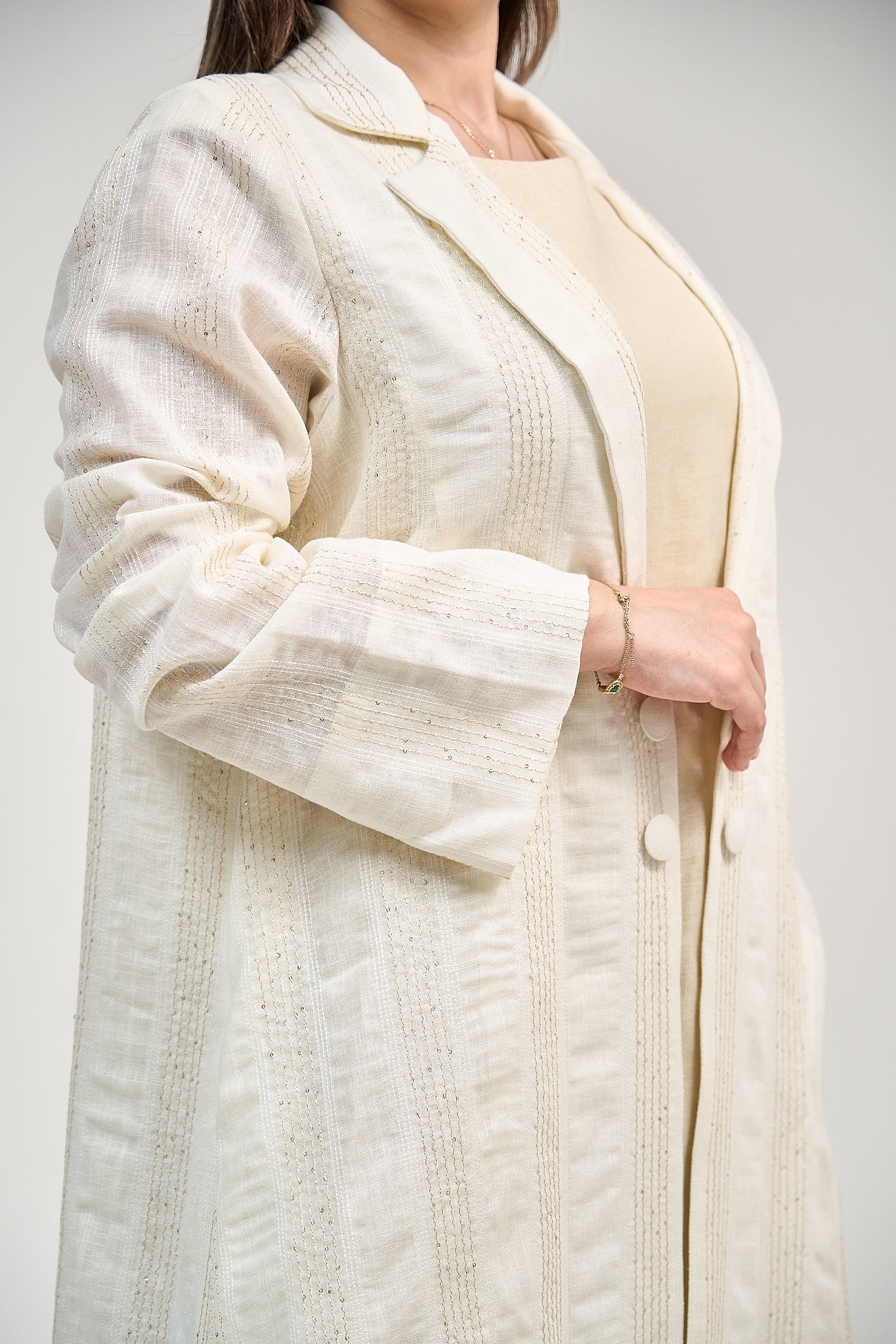 Tailored Linen Abaya with Elegant Lapel Collar