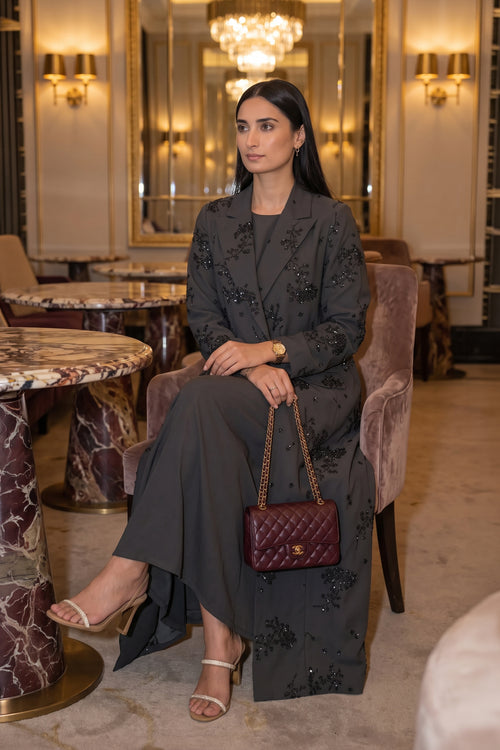 Noir Blossom Tailored Abaya – hover image