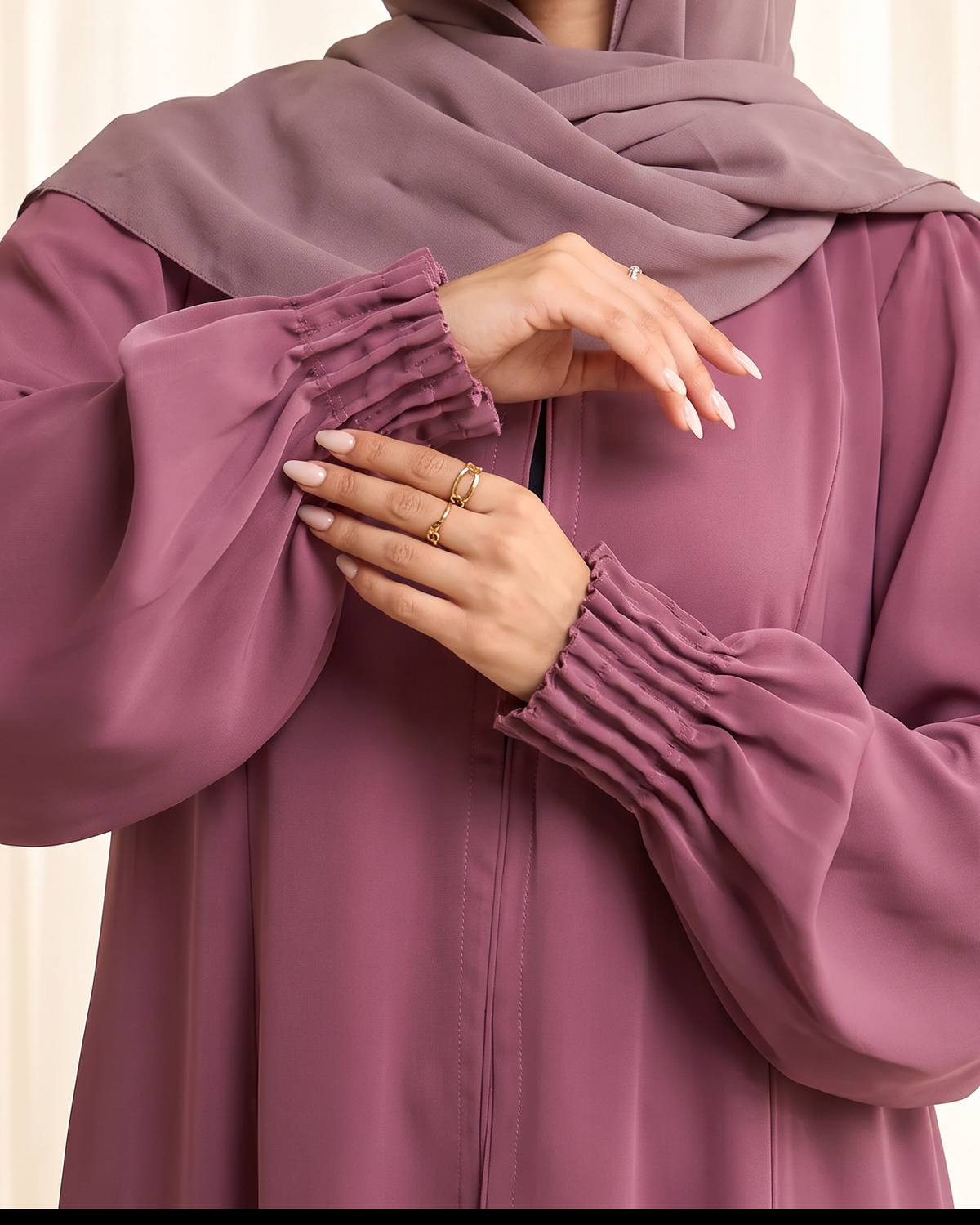 عباية كلاسيكية بأكمام مطوية