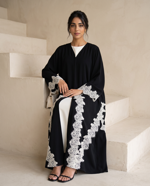 Trace Abaya – hover image