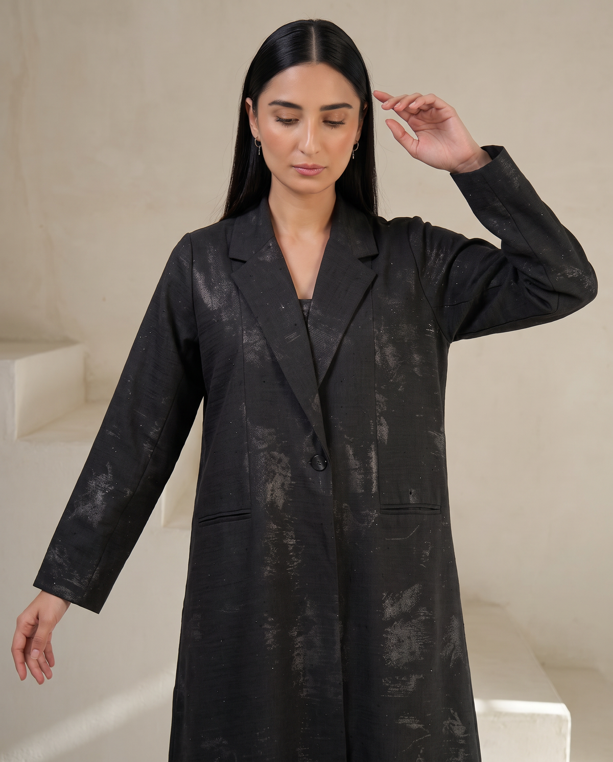 Graphite Signature Tailored Abaya