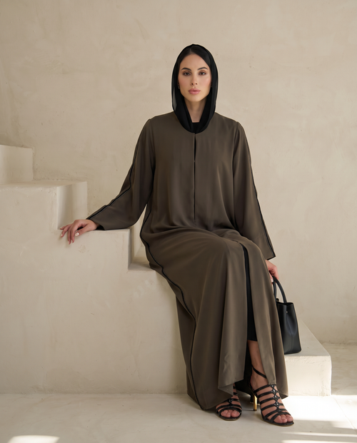 Black Modern Abaya with Contrast Trim and Wide Sleeves – hover image